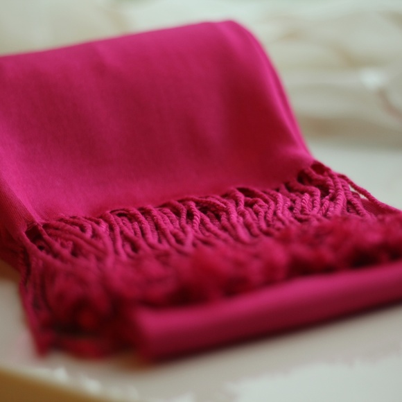 5 NWT Fuschia Pink Pashmina Women Scarf / Wrap - Picture 1 of 4